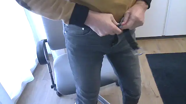 nudekerschi_m's cam snapshot