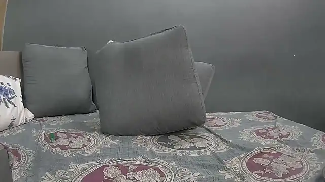 callmeshreya live sex cam