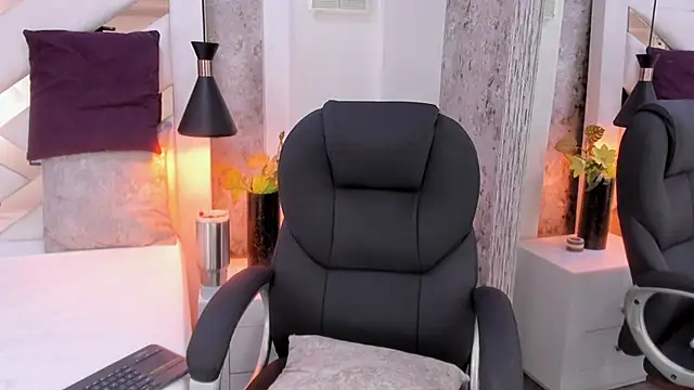 Megan-8's cam snapshot