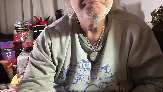 EroticVenetian live sex cam