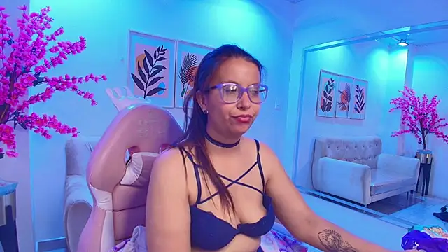 Amber__rouge's cam snapshot