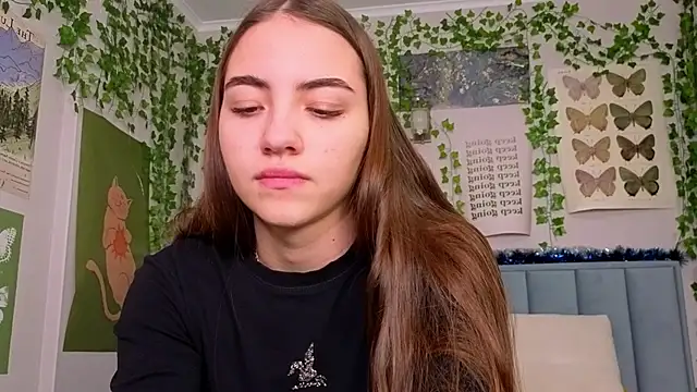 Fit_Brunette_'s cam snapshot