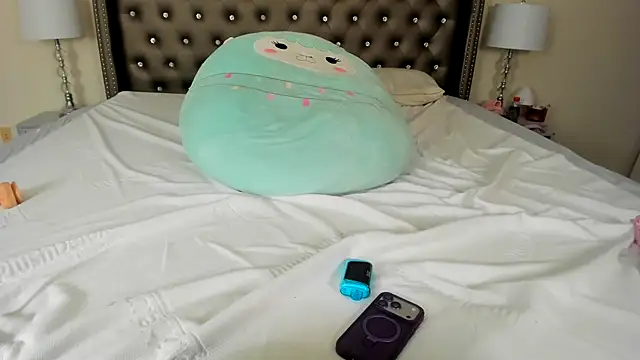 NadiaLyla's cam snapshot