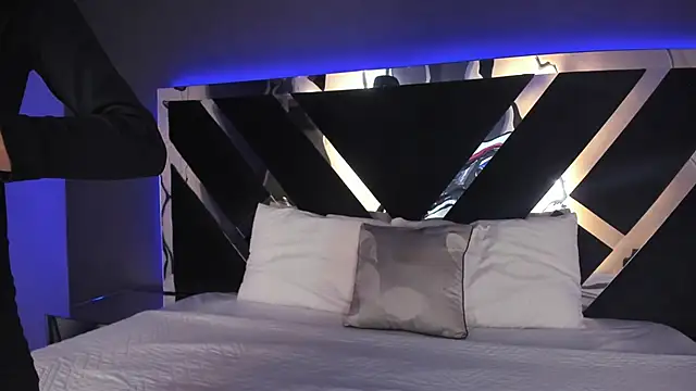 MeganR_'s cam snapshot