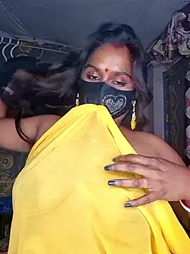 Sweet-Maddlina live sex cam