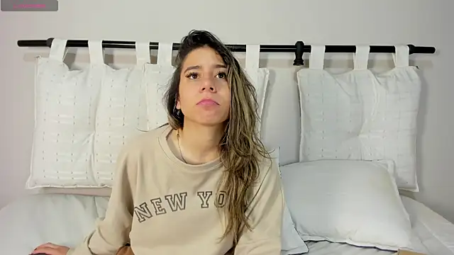 Rachell_criss's cam snapshot