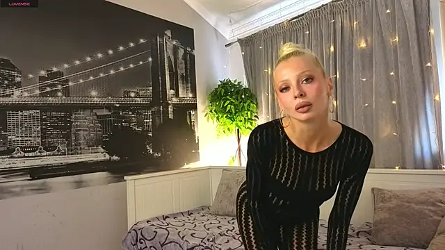 LanaReals's cam snapshot