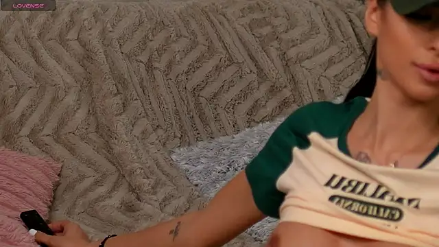 EvaAmanti's cam snapshot