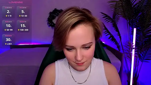 Ellie_Heavenly's cam snapshot