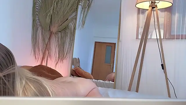 Polynessia live sex cam