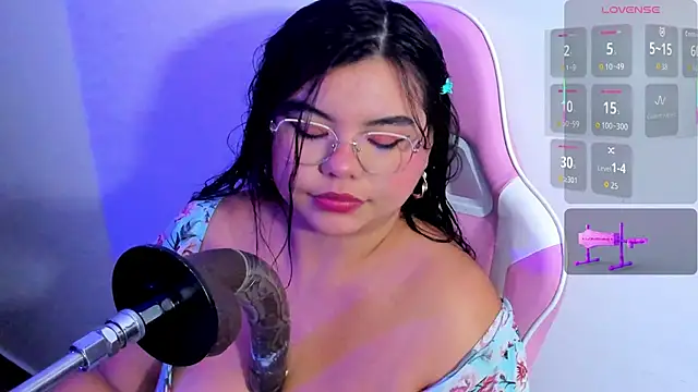 klhoe_boobs's cam snapshot