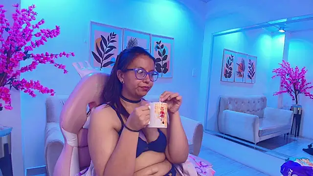 Amber__rouge's cam snapshot