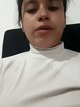 petite_coral's cam snapshot