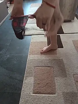 Aly-john1985's cam snapshot