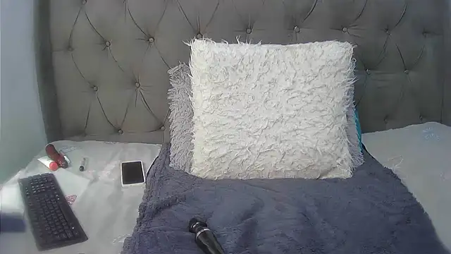 ThePeacheese's cam snapshot