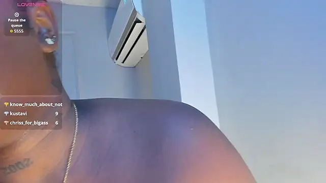 Meeganfoox's cam snapshot