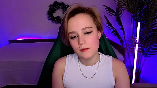 Ellie_Heavenly's cam snapshot