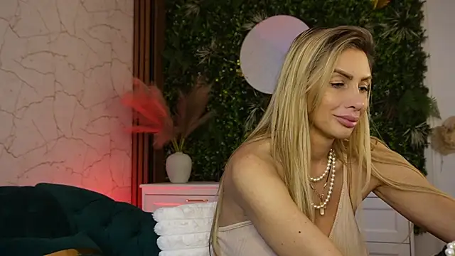 angel_wow_'s cam snapshot