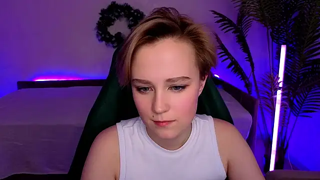 Ellie_Heavenly's cam snapshot