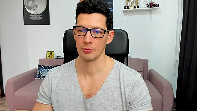 BrutusK08 live sex cam