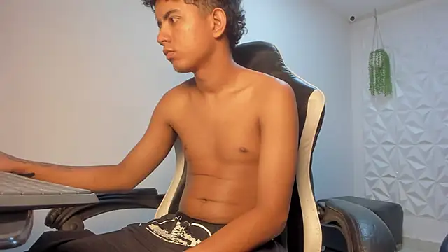 Alluringangel23 live sex cam