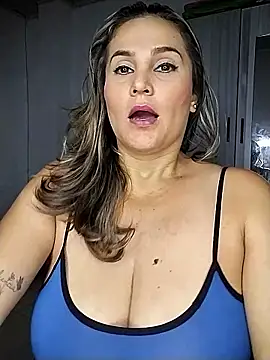 BUSSY_DIVORCED live sex cam