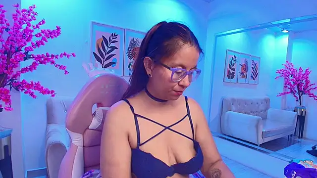 Amber__rouge live sex cam