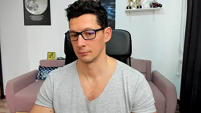 BrutusK08 live sex cam