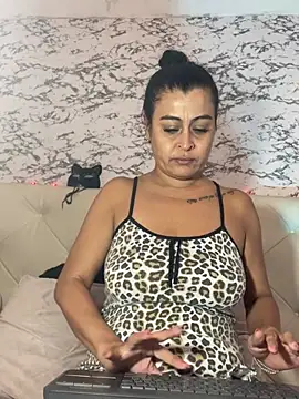 Lili__taylor live sex cam