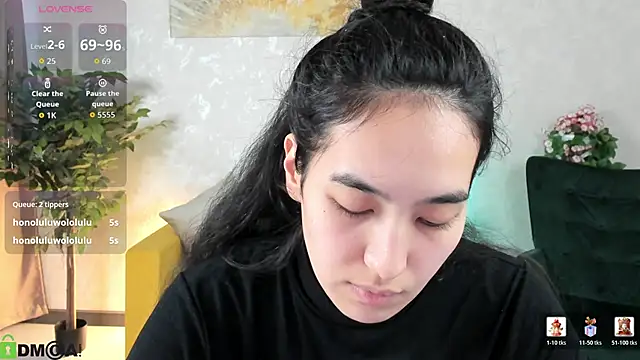 FlirtyAura's cam snapshot