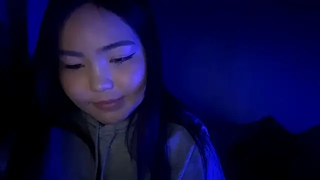 MollyAsian's cam snapshot