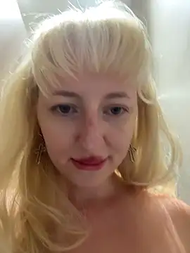 RonnieKiss live sex cam