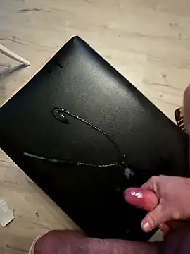 Tommybah1977 live sex cam