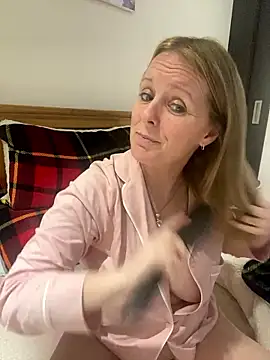 madamlillyrose live sex cam