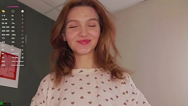 SaraHearts live sex cam