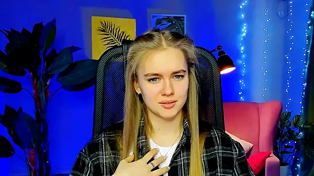 JuneWoods's cam snapshot