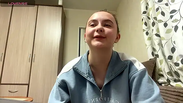 ShyBabySoul's cam snapshot