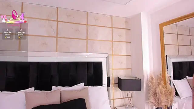 RoxyLior's cam snapshot