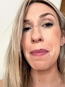 lola_tentatiion live sex cam