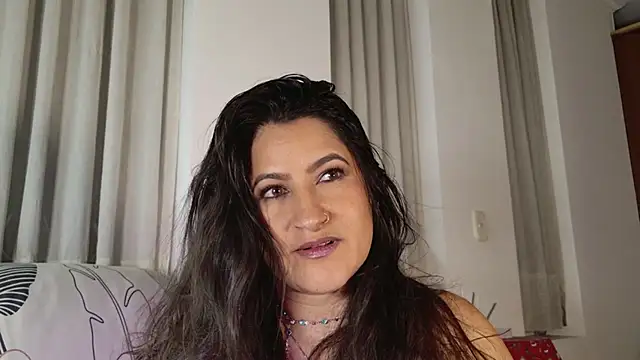 DeesseLuxure live sex cam