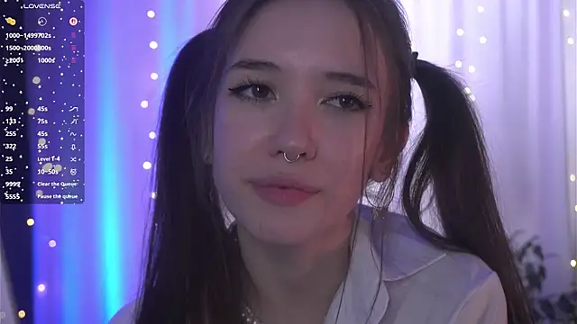 tinyanie live sex cam