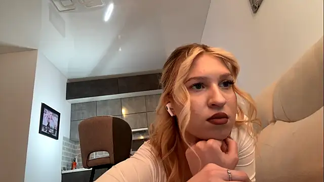 DozyLagging's cam snapshot