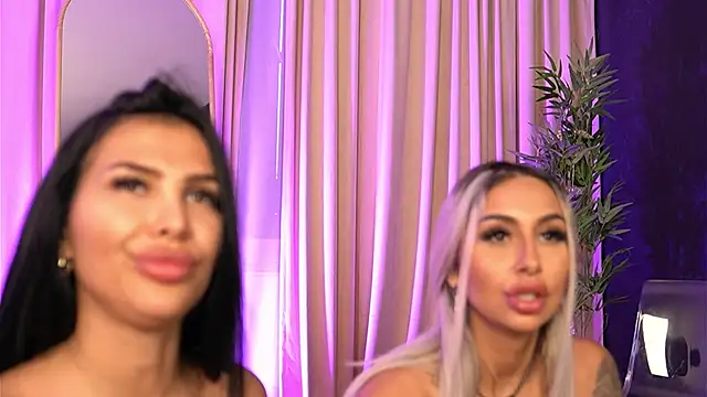 GoldenAmber live sex cam