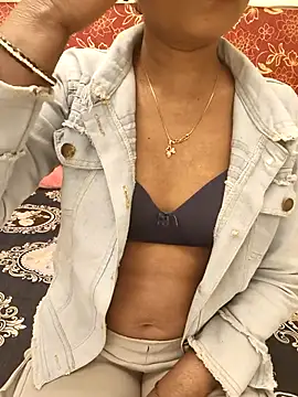 sexy-mahi_'s cam snapshot