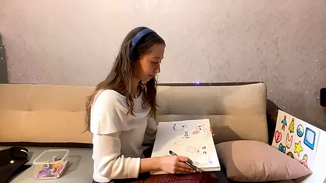 ElinHartshorne's cam snapshot