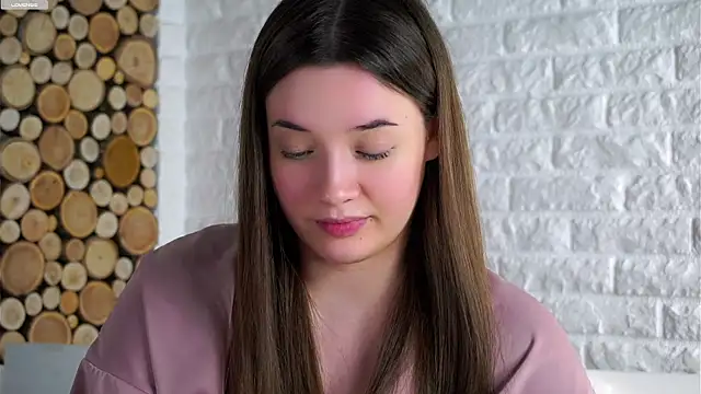 LowOncoming live sex cam