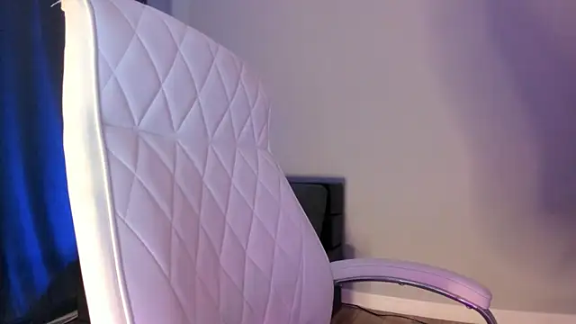 akura011 live sex cam