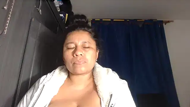 adrixxx38 live sex cam