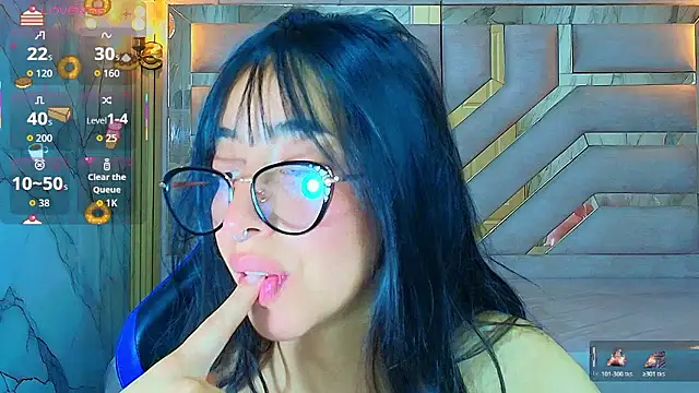 zoe_r_'s cam snapshot