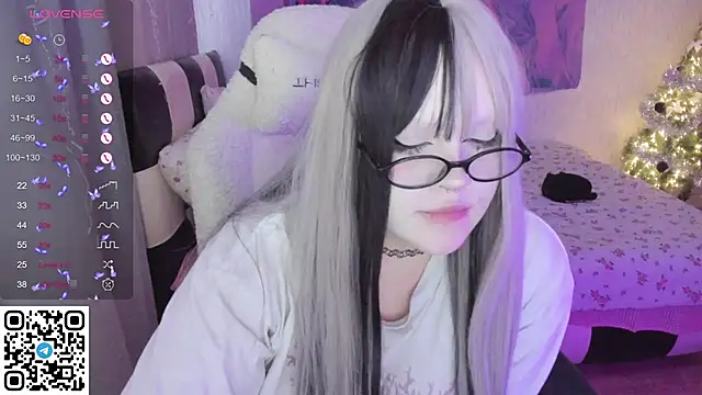 SelenaCute live sex cam